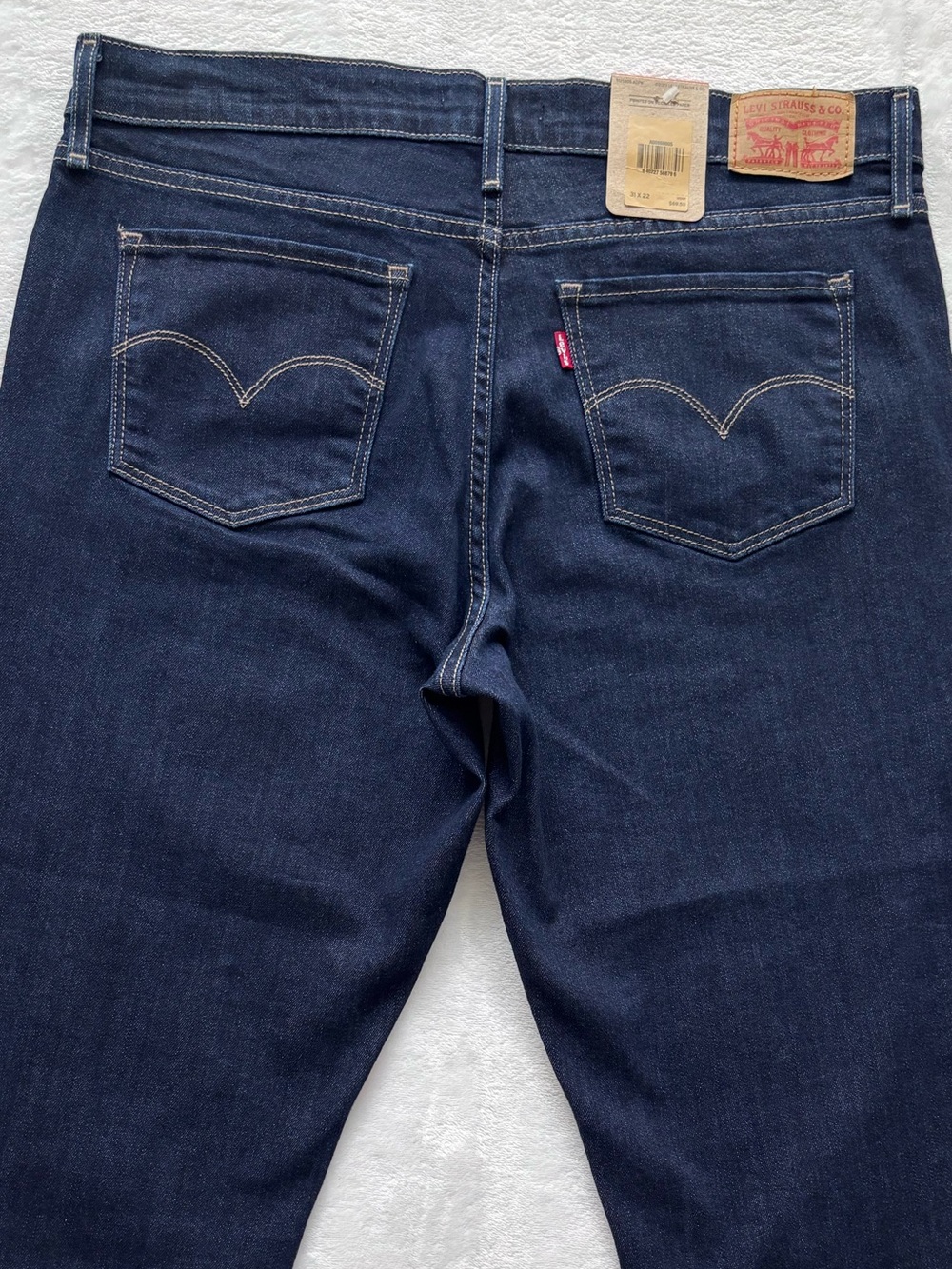 Levi's 311 Shaping Skinny Dark Wash Capri Jeans--NWT--31 - Picture 9 of 16